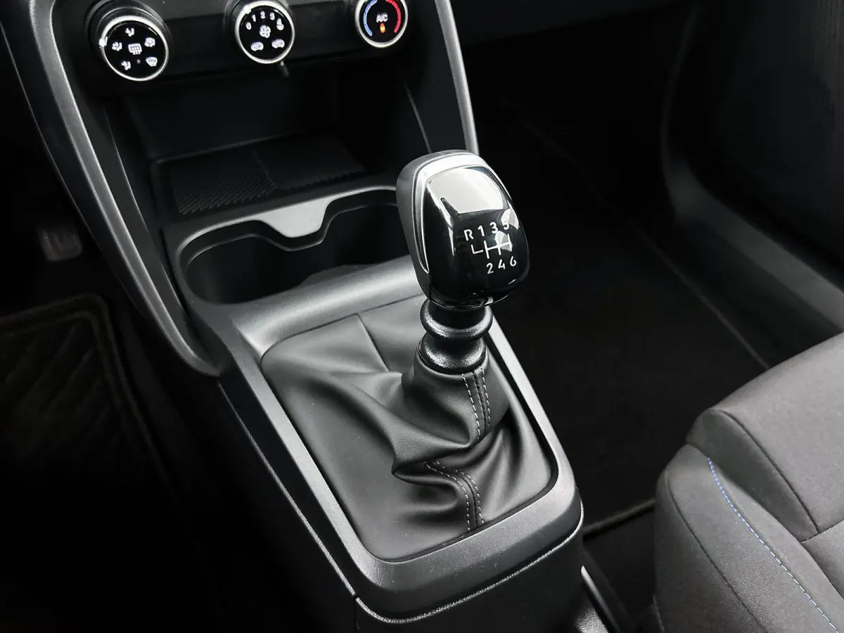 1.2 100pk You | Airco | Cruise Control | Bluetooth | LED | Parkeersensoren Achter