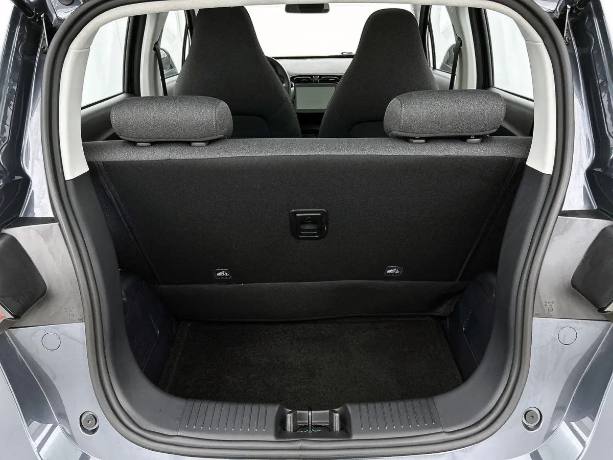 Design 95pk 37.3 kWh Automaat | 265km WLTP Actieradius | Navigatie | Panoramadak | Achteruitrijcamera | Adaptieve Cruise Control | Climate Control | Parkeersensoren | Bluetooth | Keyless sta
