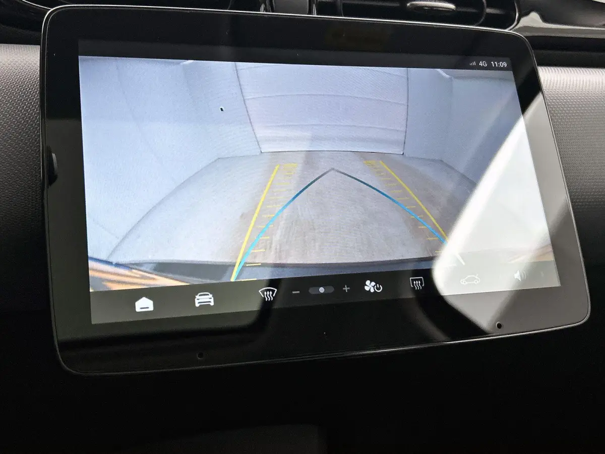 Design 95pk 37.3 kWh Automaat | 265km WLTP Actieradius | Navigatie | Panoramadak | Achteruitrijcamera | Adaptieve Cruise Control | Climate Control | Parkeersensoren | Bluetooth | Keyless sta