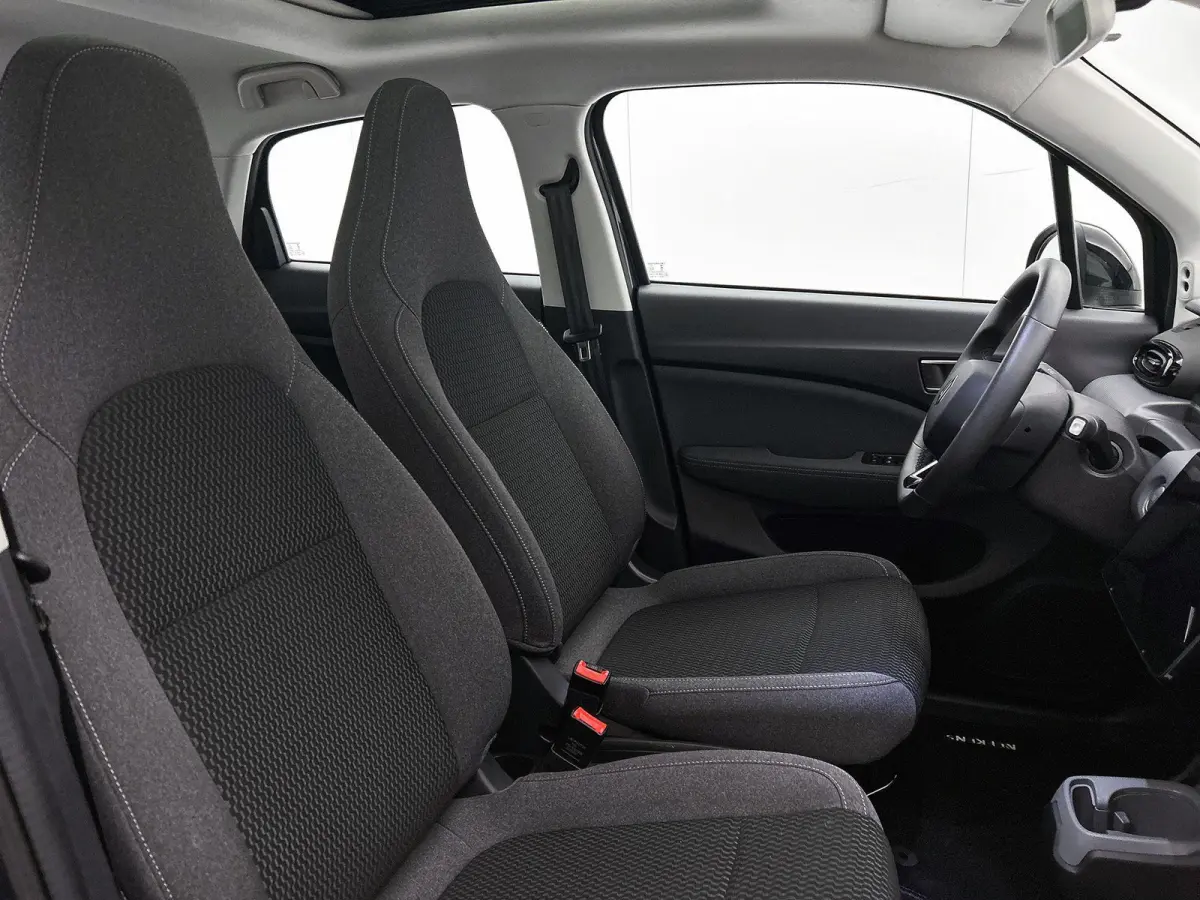 Design 95pk 37.3 kWh Automaat | 265km WLTP Actieradius | Navigatie | Panoramadak | Achteruitrijcamera | Adaptieve Cruise Control | Climate Control | Parkeersensoren | Bluetooth | Keyless sta