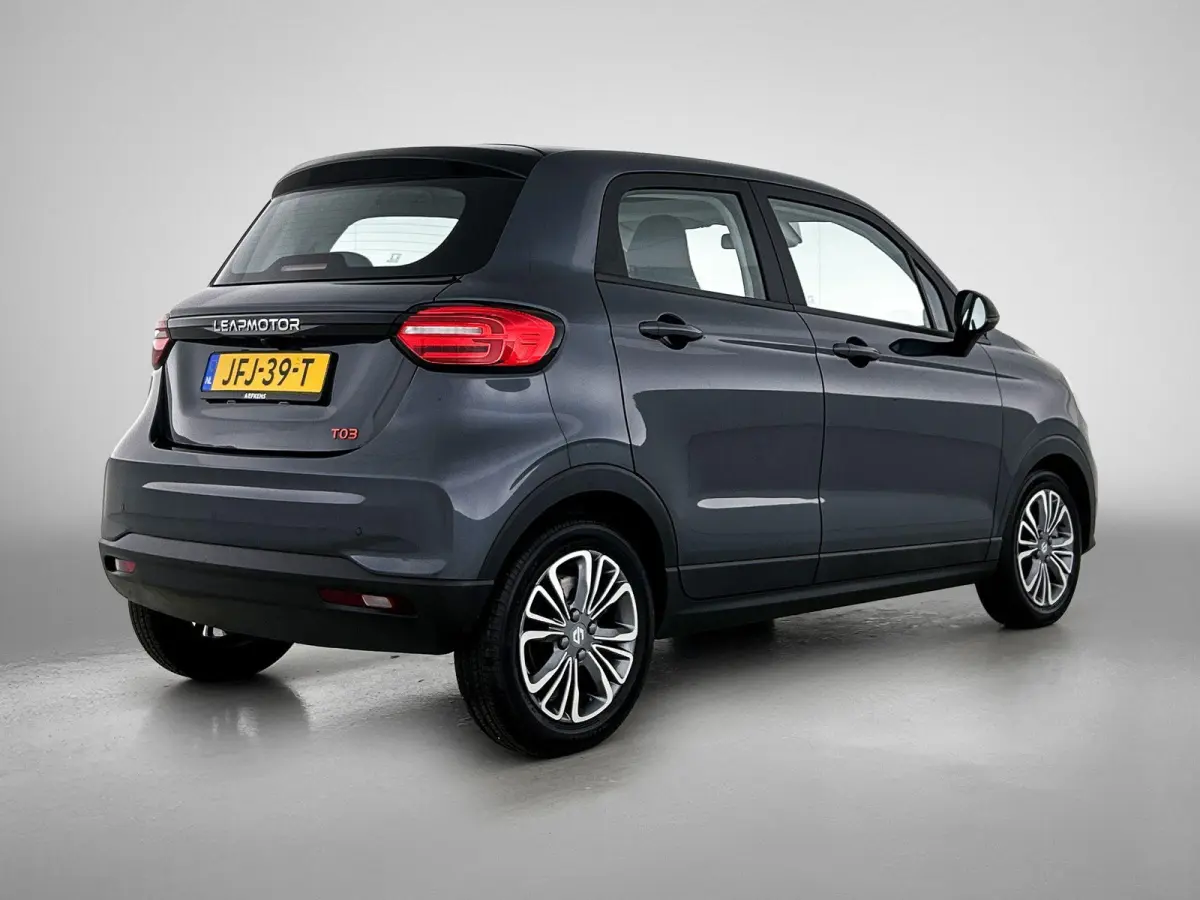 Design 95pk 37.3 kWh Automaat | 265km WLTP Actieradius | Navigatie | Panoramadak | Achteruitrijcamera | Adaptieve Cruise Control | Climate Control | Parkeersensoren | Bluetooth | Keyless sta
