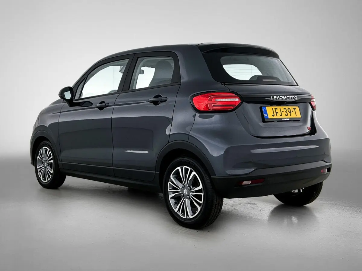 Design 95pk 37.3 kWh Automaat | 265km WLTP Actieradius | Navigatie | Panoramadak | Achteruitrijcamera | Adaptieve Cruise Control | Climate Control | Parkeersensoren | Bluetooth | Keyless sta