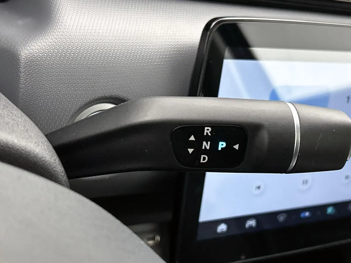Design 95pk 37.3 kWh Automaat | 265km WLTP Actieradius | Navigatie | Panoramadak | Achteruitrijcamera | Adaptieve Cruise Control | Climate Control | Parkeersensoren | Bluetooth | Keyless sta