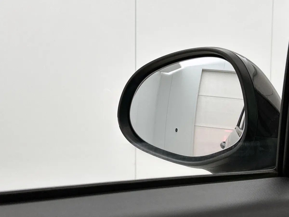 Design 95pk 37.3 kWh Automaat | 265km WLTP Actieradius | Navigatie | Panoramadak | Achteruitrijcamera | Adaptieve Cruise Control | Climate Control | Parkeersensoren | Bluetooth | Keyless sta