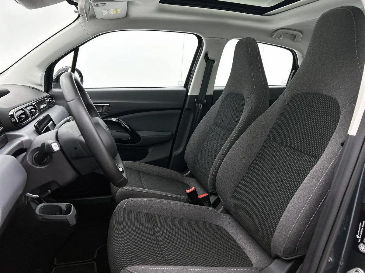 Design 95pk 37.3 kWh Automaat | 265km WLTP Actieradius | Navigatie | Panoramadak | Achteruitrijcamera | Adaptieve Cruise Control | Climate Control | Parkeersensoren | Bluetooth | Keyless sta