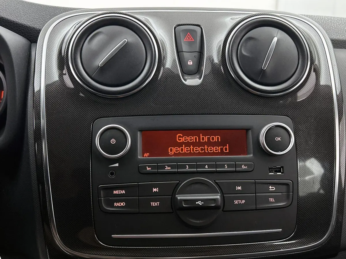 0.9 90pk SL Royaal | Trekhaak | Bluetooth | Airco | Cruise Control | 15"LMV |