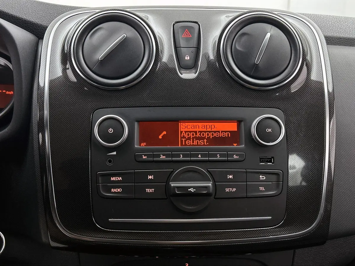 0.9 90pk SL Royaal | Trekhaak | Bluetooth | Airco | Cruise Control | 15"LMV |