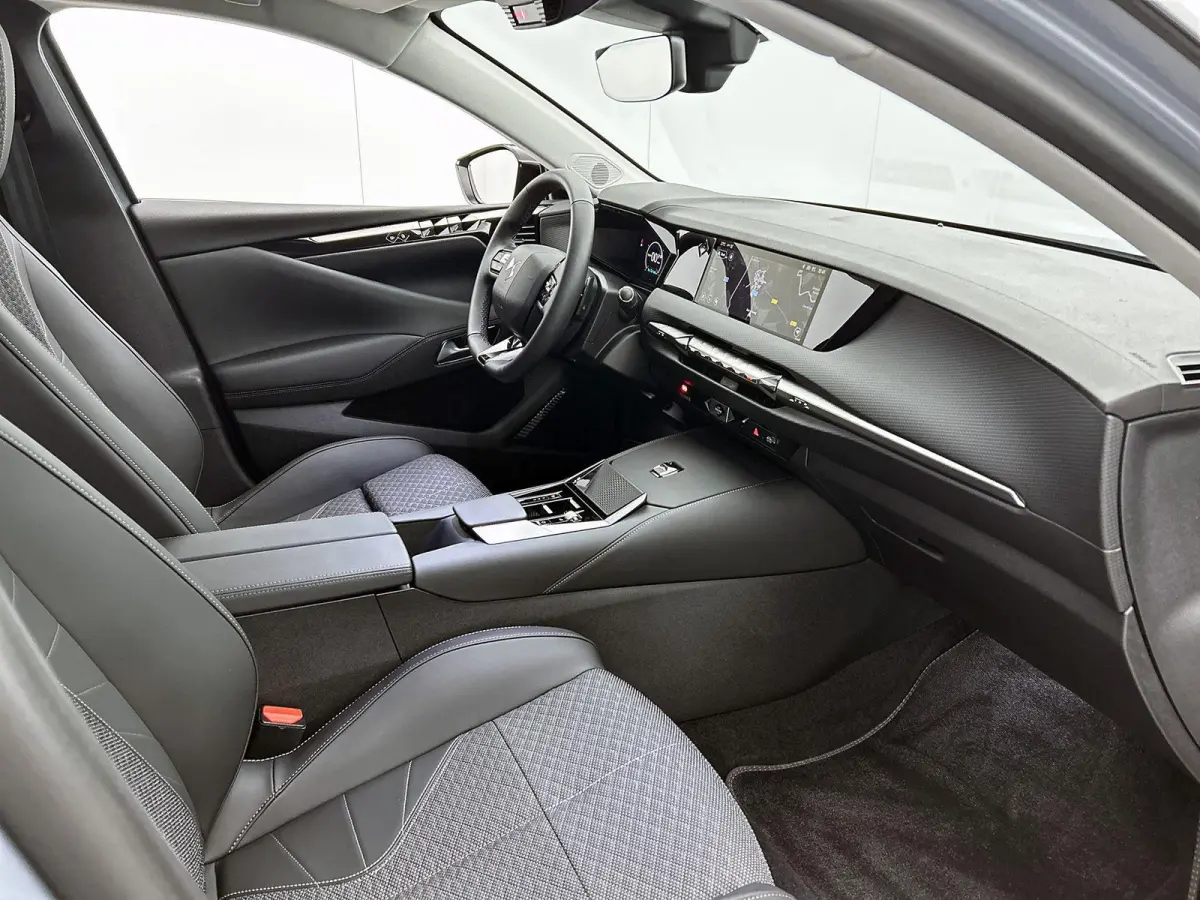 213pk Pallas Tech Pack 58.3 kWh Automaat | Elektrisch Verstelb. Bestuurdersstoel | Adaptieve Cruise Control | Stoelverwarming | Navigatie | 19"LMV |