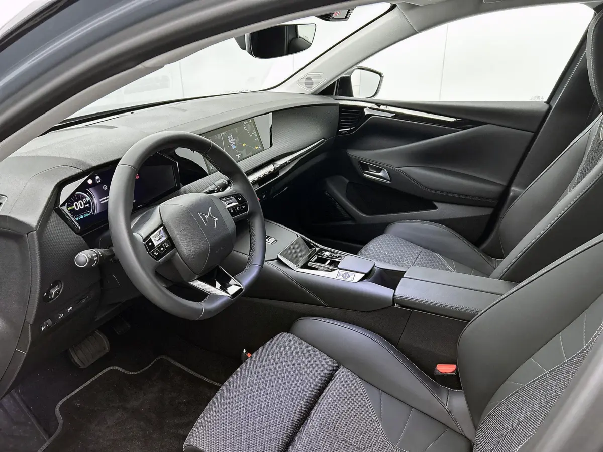 213pk Pallas Tech Pack 58.3 kWh Automaat | Elektrisch Verstelb. Bestuurdersstoel | Adaptieve Cruise Control | Stoelverwarming | Navigatie | 19"LMV |
