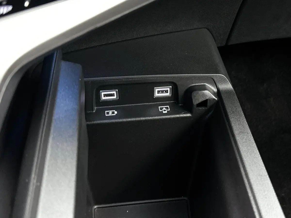 Launch Edition 325pk Dual Motor 73 kWh Automaat | 490km WLTP Actieradius | Warmtepomp | Navigatie | Panoramisch schuif-kanteldak | 360° camera | Lederen AGR stoel elektrisch+geheugen+massag