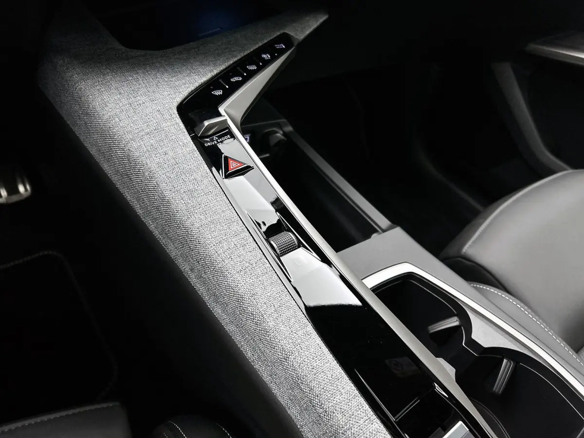 Launch Edition 325pk Dual Motor 73 kWh Automaat | 490km WLTP Actieradius | Warmtepomp | Navigatie | Panoramisch schuif-kanteldak | 360° camera | Lederen AGR stoel elektrisch+geheugen+massag