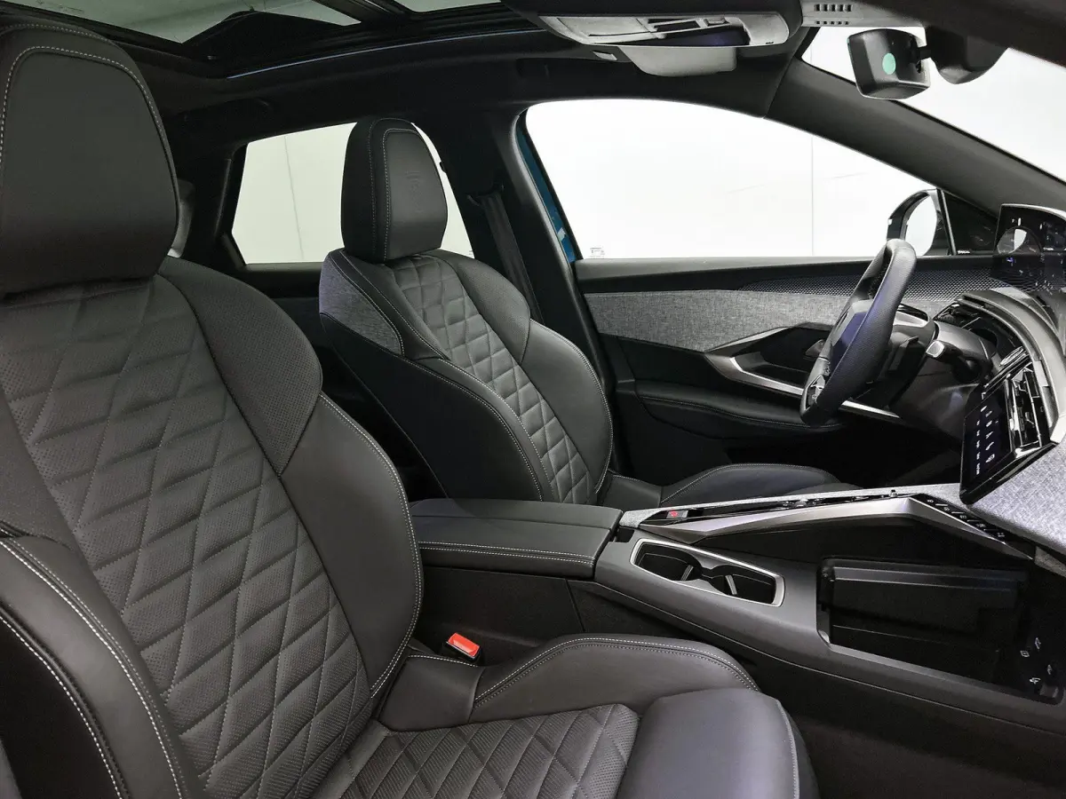 Launch Edition 325pk Dual Motor 73 kWh Automaat | 490km WLTP Actieradius | Warmtepomp | Navigatie | Panoramisch schuif-kanteldak | 360° camera | Lederen AGR stoel elektrisch+geheugen+massag