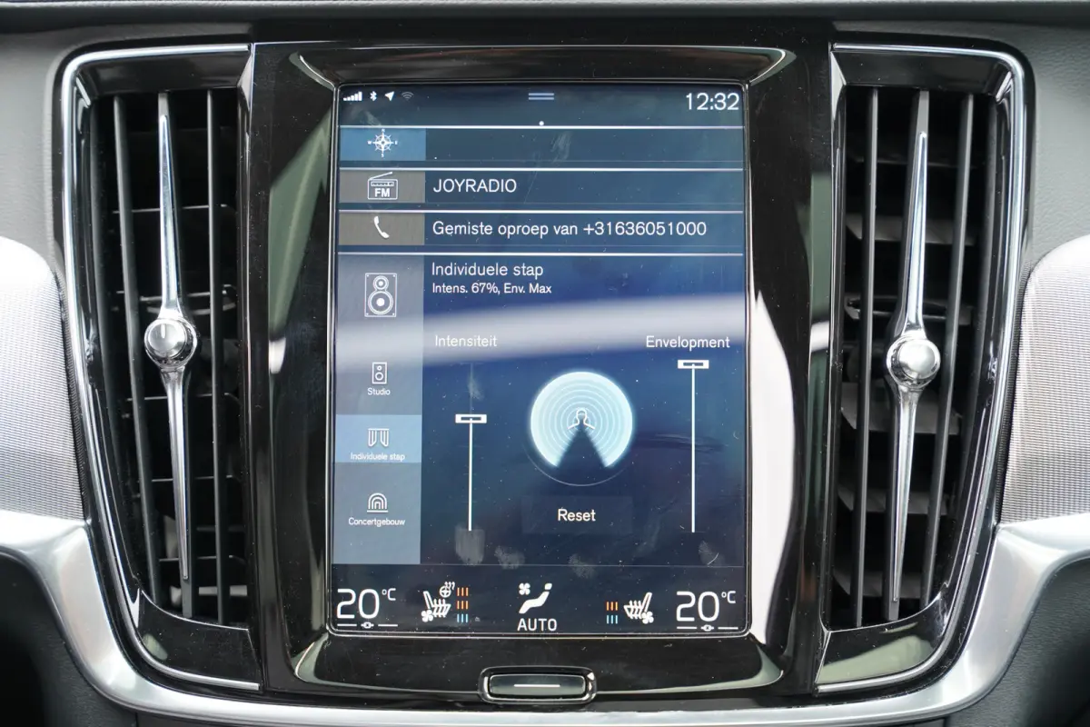 2.0 D4 Inscription 190pk | Apple Carplay/Android Auto | Bowers & Wilkins Sound | IntelliSafe Surround Pakket | Elektrisch glazen panorama-dak | LED koplampen | Luchtvering | Stoel verwarming