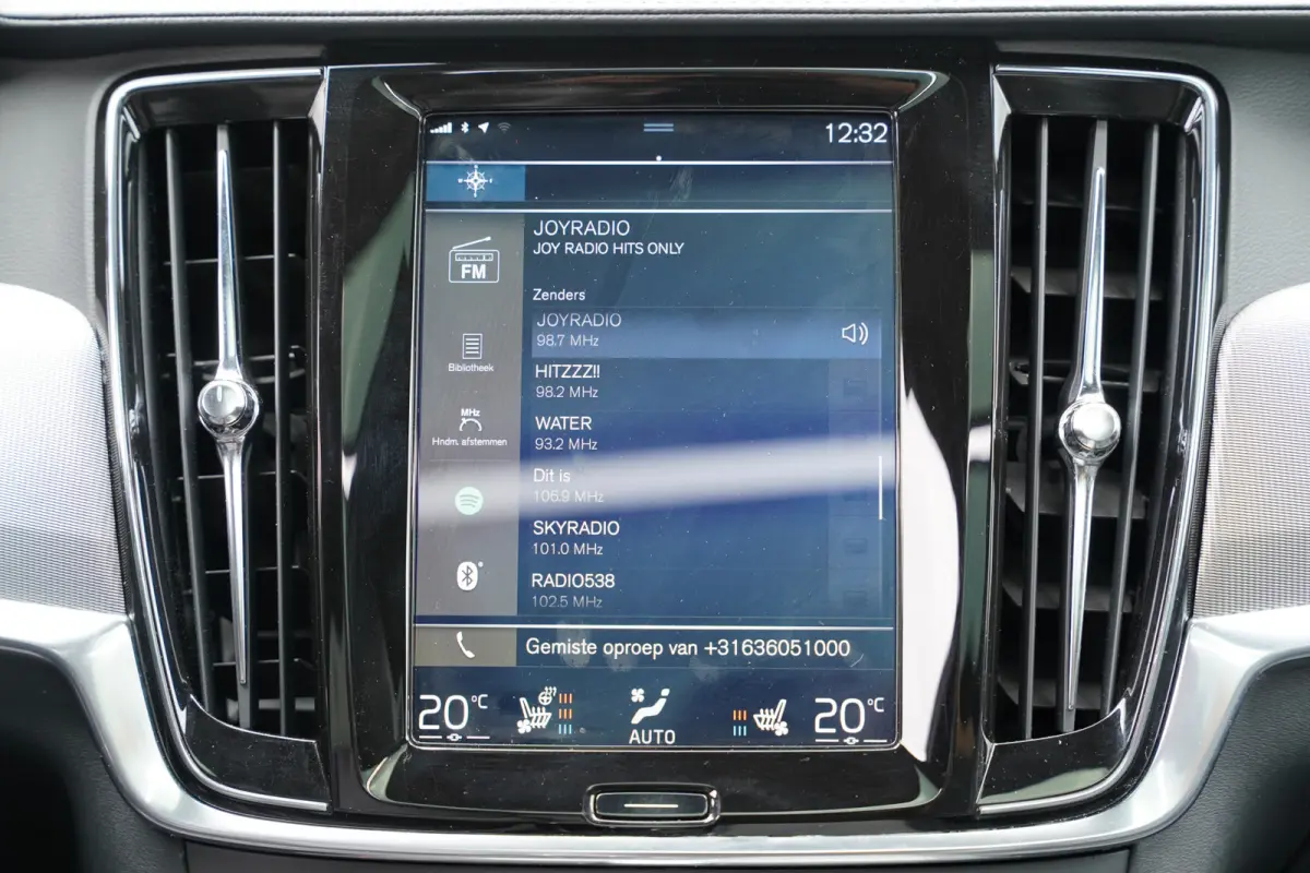 2.0 D4 Inscription 190pk | Apple Carplay/Android Auto | Bowers & Wilkins Sound | IntelliSafe Surround Pakket | Elektrisch glazen panorama-dak | LED koplampen | Luchtvering | Stoel verwarming