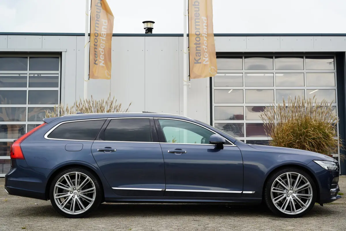 2.0 D4 Inscription 190pk | Apple Carplay/Android Auto | Bowers & Wilkins Sound | IntelliSafe Surround Pakket | Elektrisch glazen panorama-dak | LED koplampen | Luchtvering | Stoel verwarming