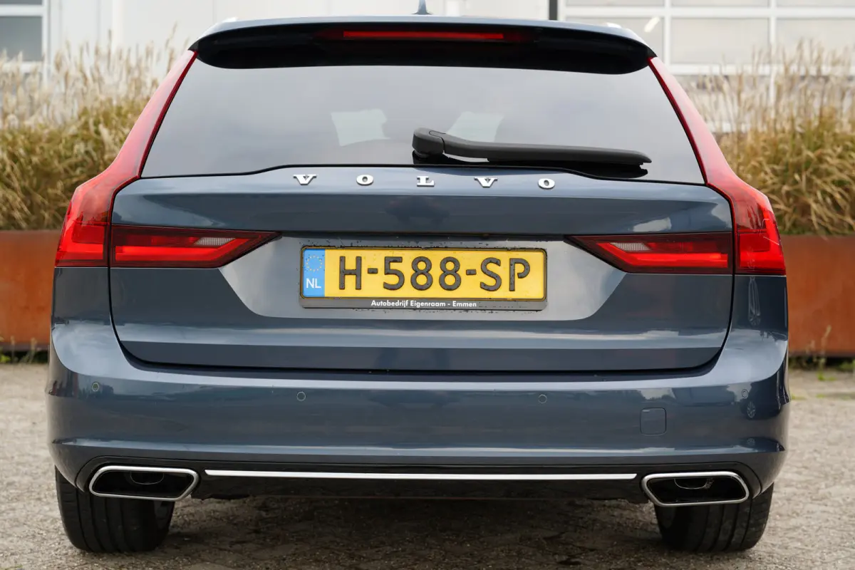 2.0 D4 Inscription 190pk | Apple Carplay/Android Auto | Bowers & Wilkins Sound | IntelliSafe Surround Pakket | Elektrisch glazen panorama-dak | LED koplampen | Luchtvering | Stoel verwarming