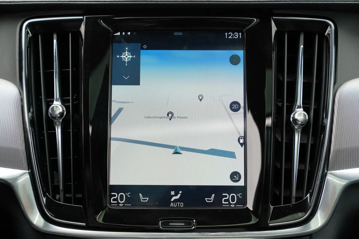 2.0 D4 Inscription 190pk | Apple Carplay/Android Auto | Bowers & Wilkins Sound | IntelliSafe Surround Pakket | Elektrisch glazen panorama-dak | LED koplampen | Luchtvering | Stoel verwarming