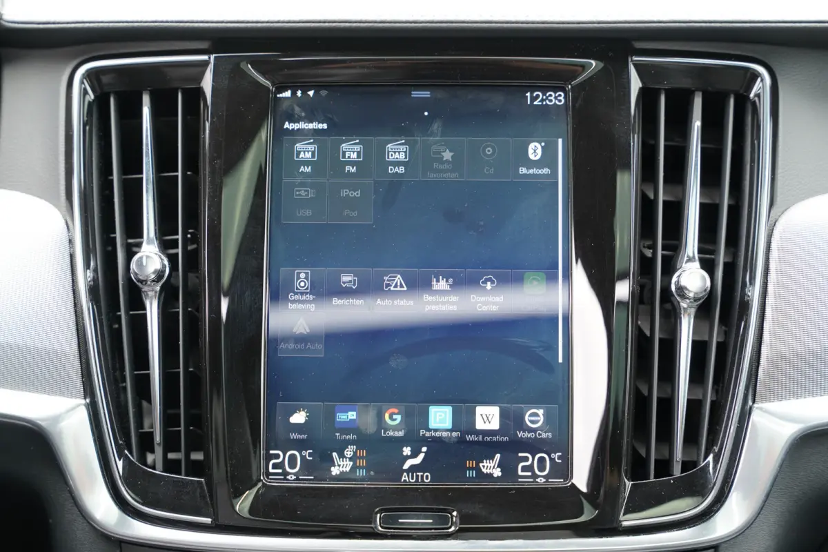 2.0 D4 Inscription 190pk | Apple Carplay/Android Auto | Bowers & Wilkins Sound | IntelliSafe Surround Pakket | Elektrisch glazen panorama-dak | LED koplampen | Luchtvering | Stoel verwarming