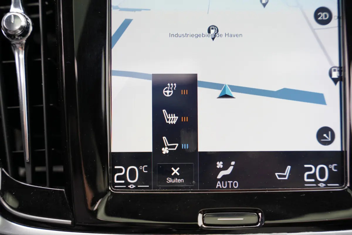 2.0 D4 Inscription 190pk | Apple Carplay/Android Auto | Bowers & Wilkins Sound | IntelliSafe Surround Pakket | Elektrisch glazen panorama-dak | LED koplampen | Luchtvering | Stoel verwarming