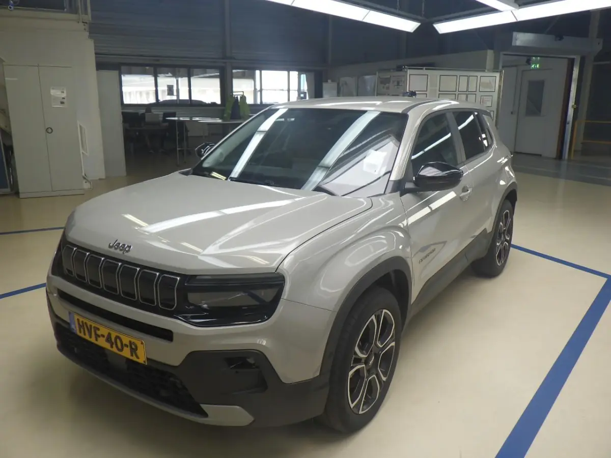 1.2 e-Hybrid Altitude | Navigatie | Camera | Elektrische Achterklep | Keyless | Parkeersensoren | Apple Carplay & Android Auto |