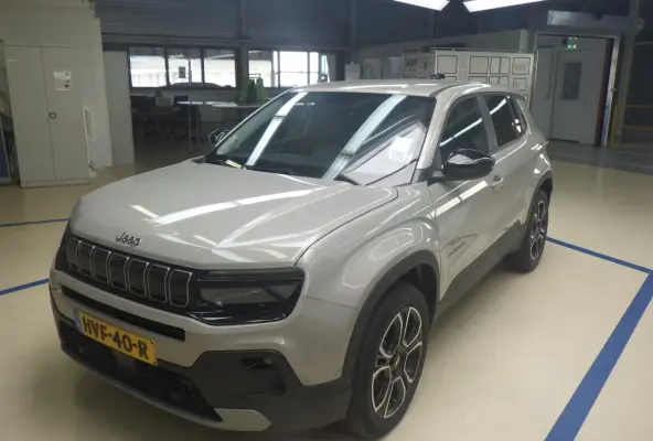 1.2 e-Hybrid Altitude | Navigatie | Camera | Elektrische Achterklep | Keyless | Parkeersensoren | Apple Carplay & Android Auto |