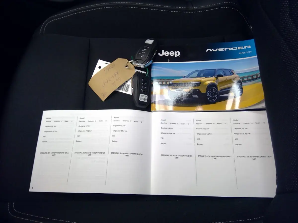 1.2 e-Hybrid Summit | Tot 8 Jaar Garantie | Camera | Navigatie | Stoelverwarming | Elektrische Achterklep | Apple Carplay & Android Auto | Keyless | Parkeersensoren |