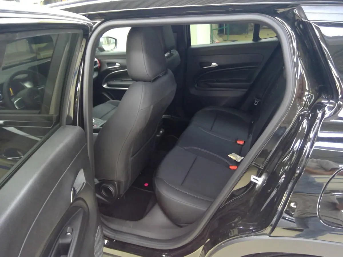 1.2 e-Hybrid Summit | Tot 8 Jaar Garantie | Camera | Navigatie | Stoelverwarming | Elektrische Achterklep | Apple Carplay & Android Auto | Keyless | Parkeersensoren |