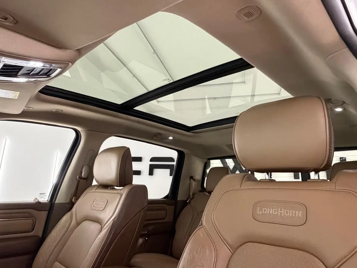 1500 5.7 V8 4x4 Limited Longhorn Massage