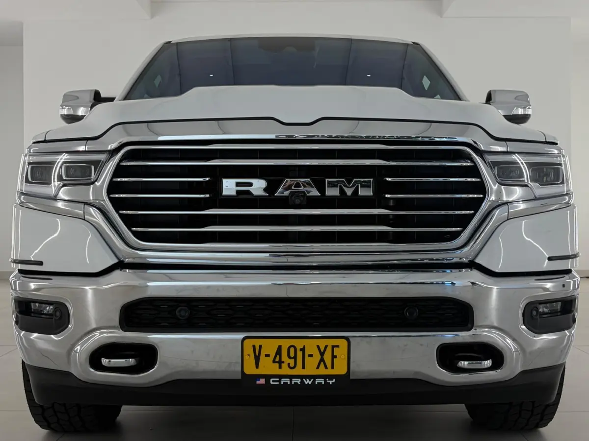 1500 5.7 V8 4x4 Limited Longhorn Massage