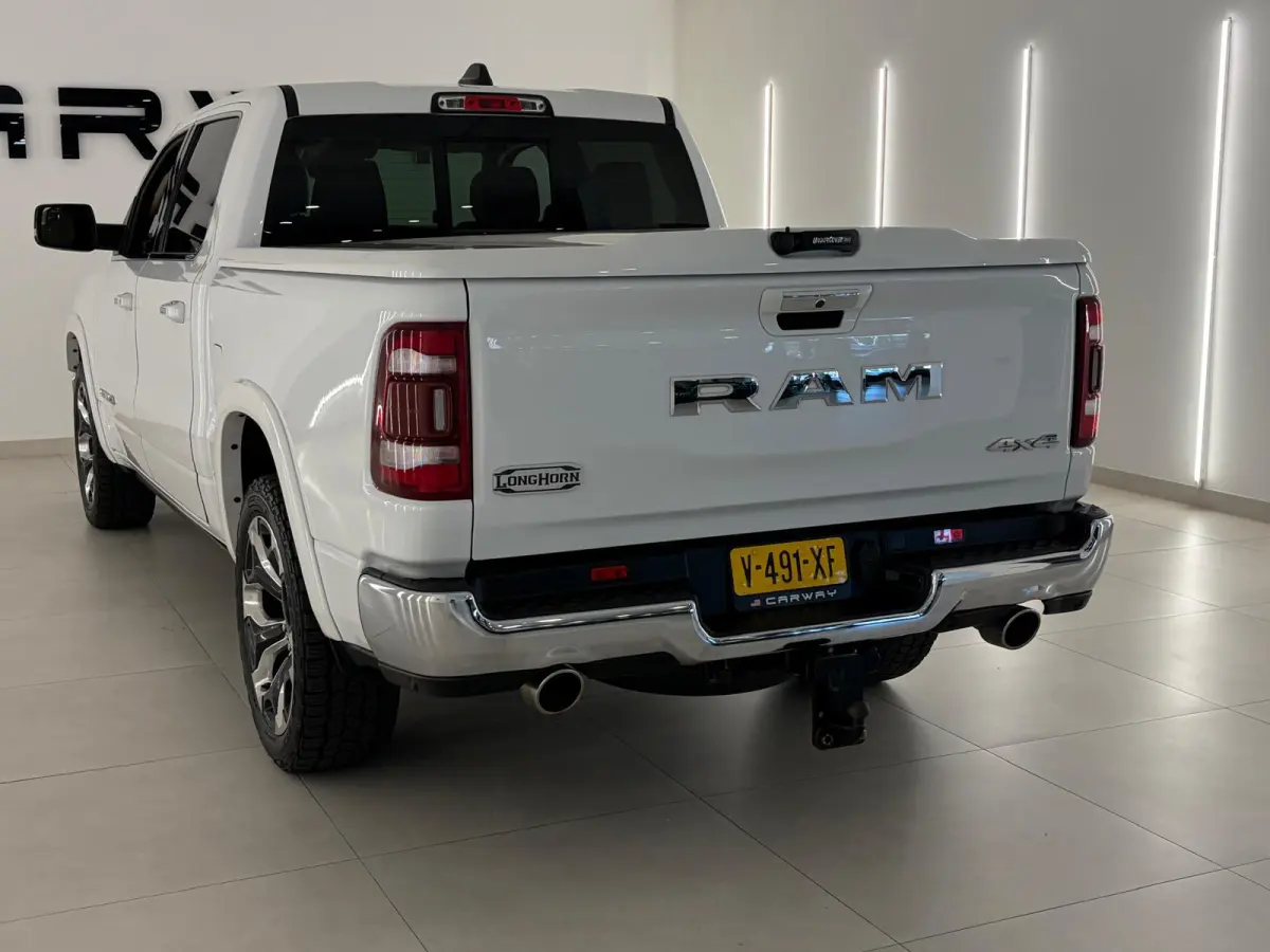 1500 5.7 V8 4x4 Limited Longhorn Massage