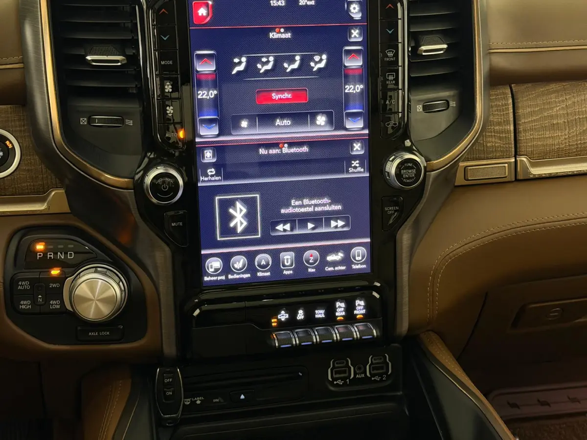 1500 5.7 V8 4x4 Limited Longhorn Massage