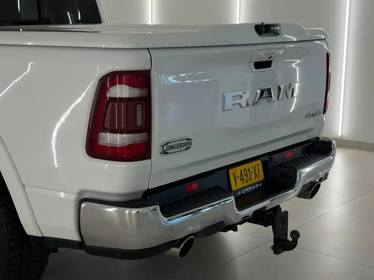 1500 5.7 V8 4x4 Limited Longhorn Massage