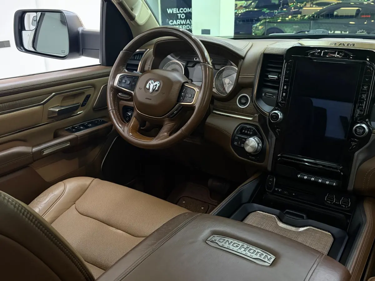1500 5.7 V8 4x4 Limited Longhorn Massage