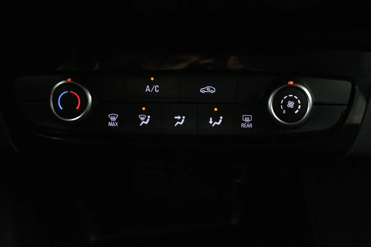 1.2 Edition (NAVIGATIE CARPLAY, PARKEERSENSOREN, 1e EIGENAAR, GOED ONDERHOUDEN)