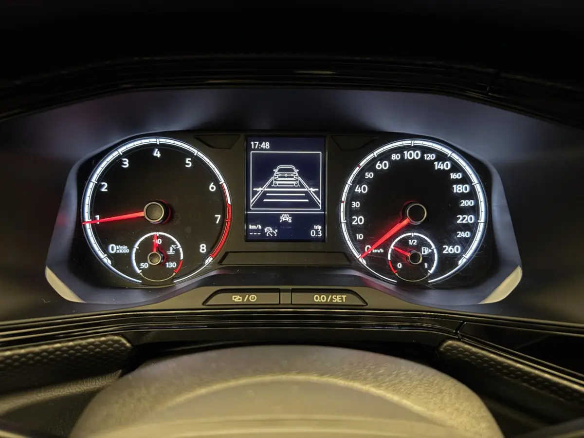 1.0 TSI NAP Camera ACC CarPlay lane assist