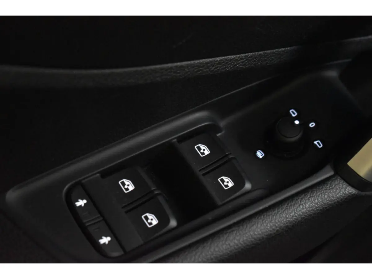 30 TFSI 110PK PRO-LINE,CRUISE CAMERA/NAVI/LED,STOELVERW  1E EIG