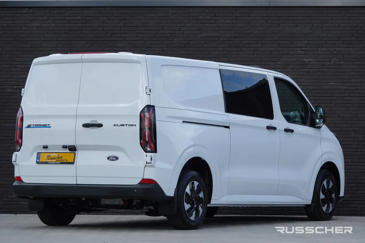 E-Transit L2H1 218Pk Aut. | | 5-Persoons | Trend 320 | 71Kwh | Pro Power On Board | Achteruitrijcamera