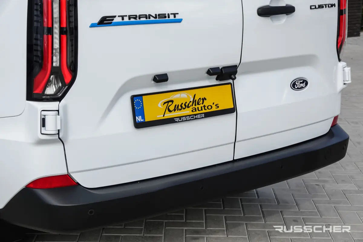 E-Transit L2H1 218Pk Aut. | | 5-Persoons | Trend 320 | 71Kwh | Pro Power On Board | Achteruitrijcamera