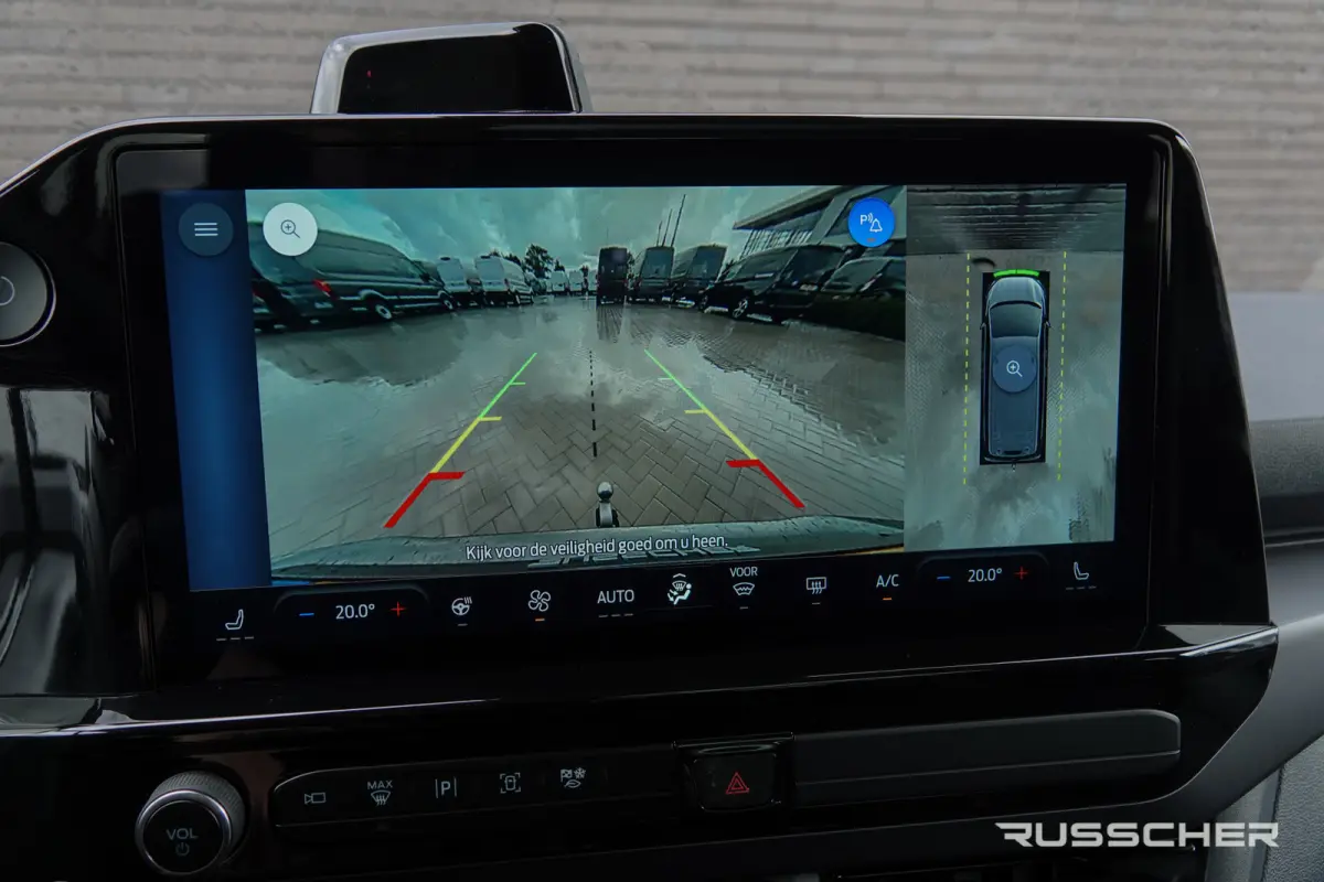 L2H1 218Pk Aut. | Tourneo Sport | 8-Persoons | Nieuwe 71kWh Accu | Elektrisch | Panoramadak | 360° Camera | 19''