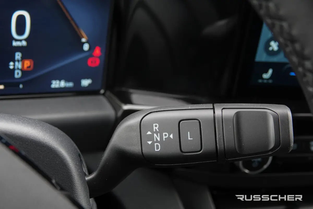 L2H1 218Pk Aut. | Tourneo Sport | 8-Persoons | Nieuwe 71kWh Accu | Elektrisch | Panoramadak | 360° Camera | 19''