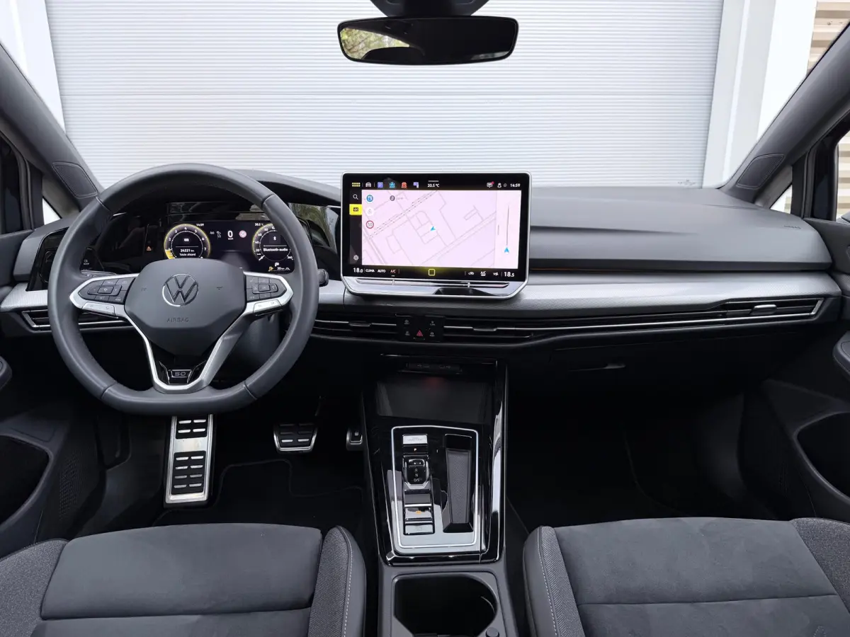 1.5 eTSI R-Line Pano/Memory/Matrix