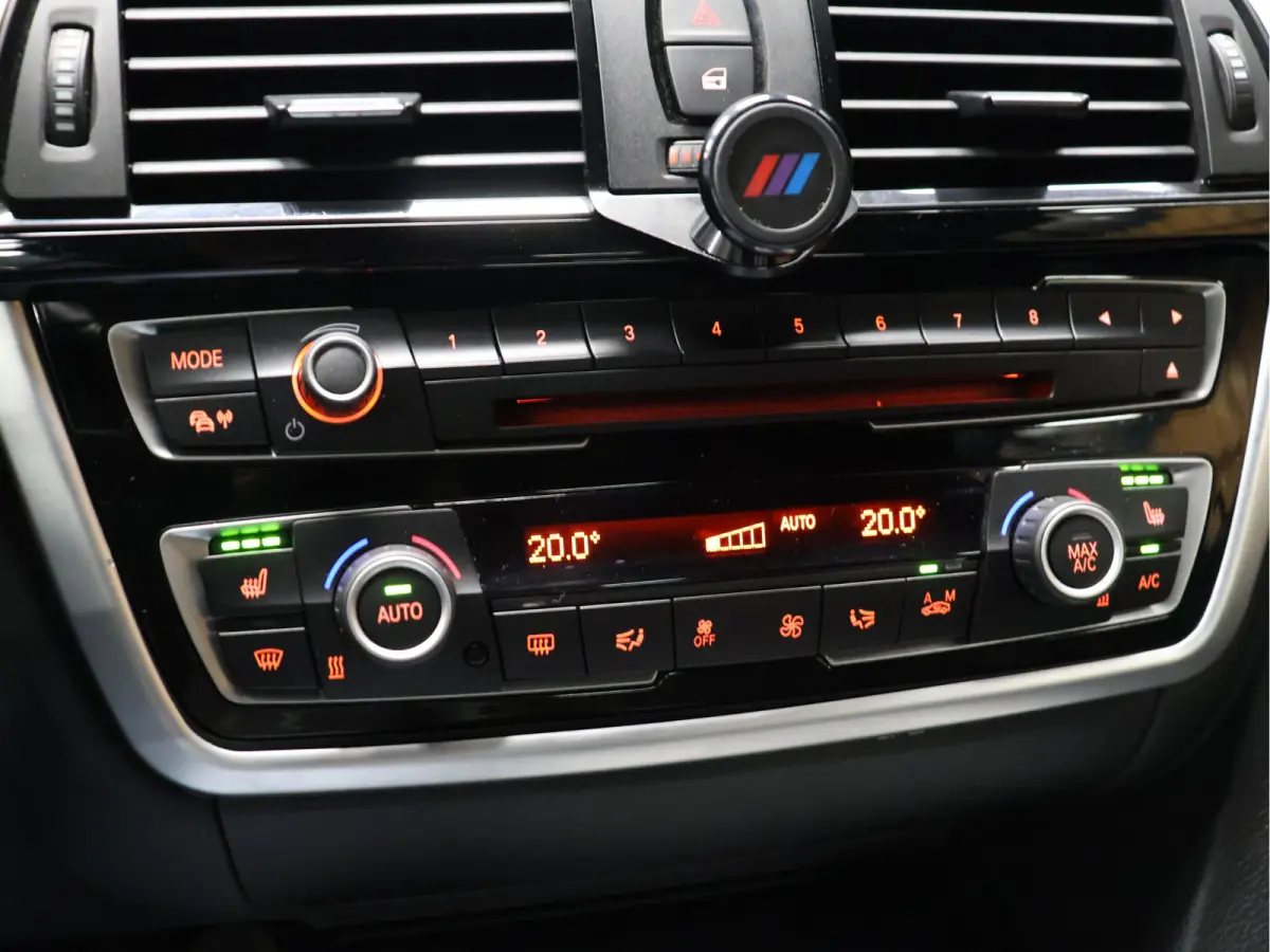 420i High Executive M Sport [NEKVERWARMING, MEMORY SEATS, PDC V+A, CRUISE CONTROL, FLIPPERS, BLUETOOTH TELEFOON, STOELVERWARMING, AUTOMATISCHE AIRCO, NAVIGATIE,