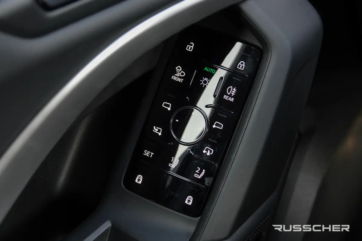 e-hybrid 367Pk | Quattro | S-Line | MMI Bijrijdersdisplay | Tech Plus | 360° Camera | Trekhaak | 22''