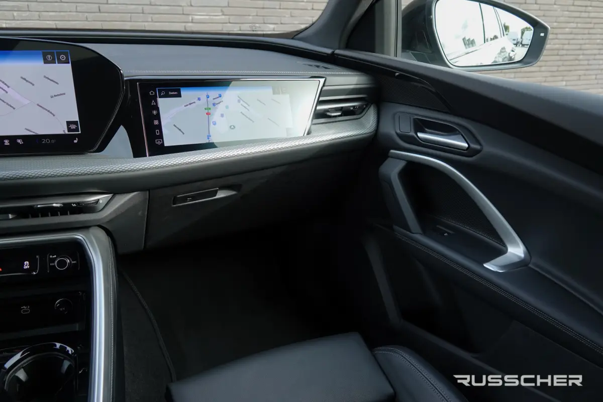 e-hybrid 367Pk | Quattro | S-Line | MMI Bijrijdersdisplay | Tech Plus | 360° Camera | Trekhaak | 22''