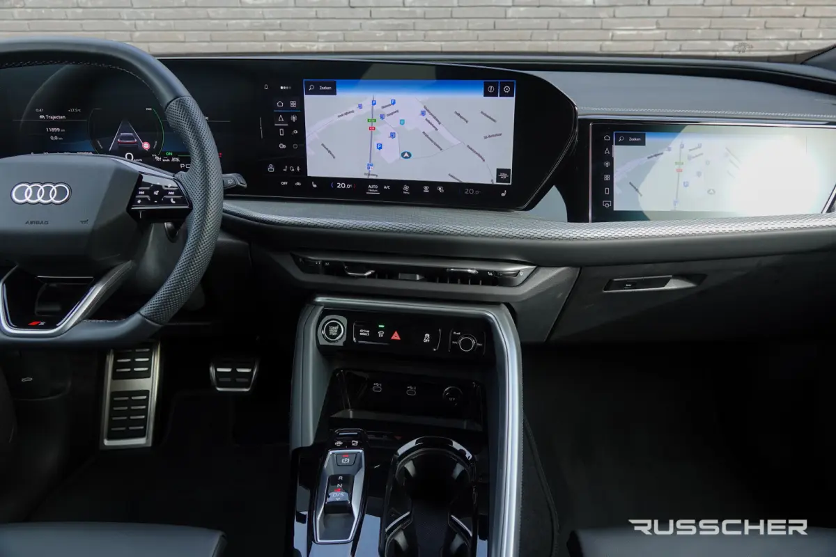 e-hybrid 367Pk | Quattro | S-Line | MMI Bijrijdersdisplay | Tech Plus | 360° Camera | Trekhaak | 22''