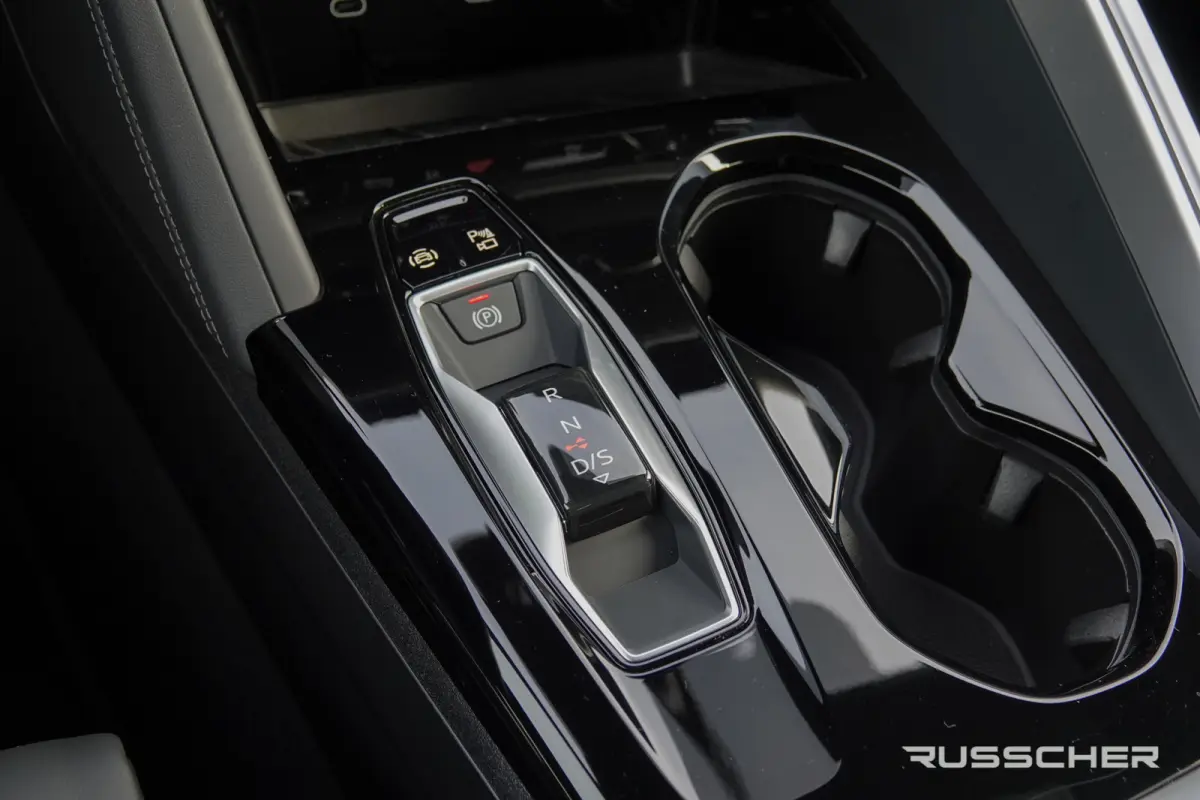 e-hybrid 367Pk | Quattro | S-Line | MMI Bijrijdersdisplay | Tech Plus | 360° Camera | Trekhaak | 22''