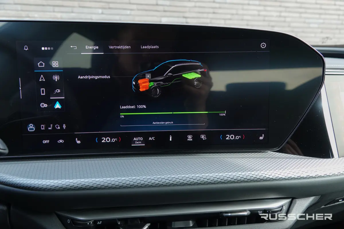 e-hybrid 367Pk | Quattro | S-Line | MMI Bijrijdersdisplay | Tech Plus | 360° Camera | Trekhaak | 22''