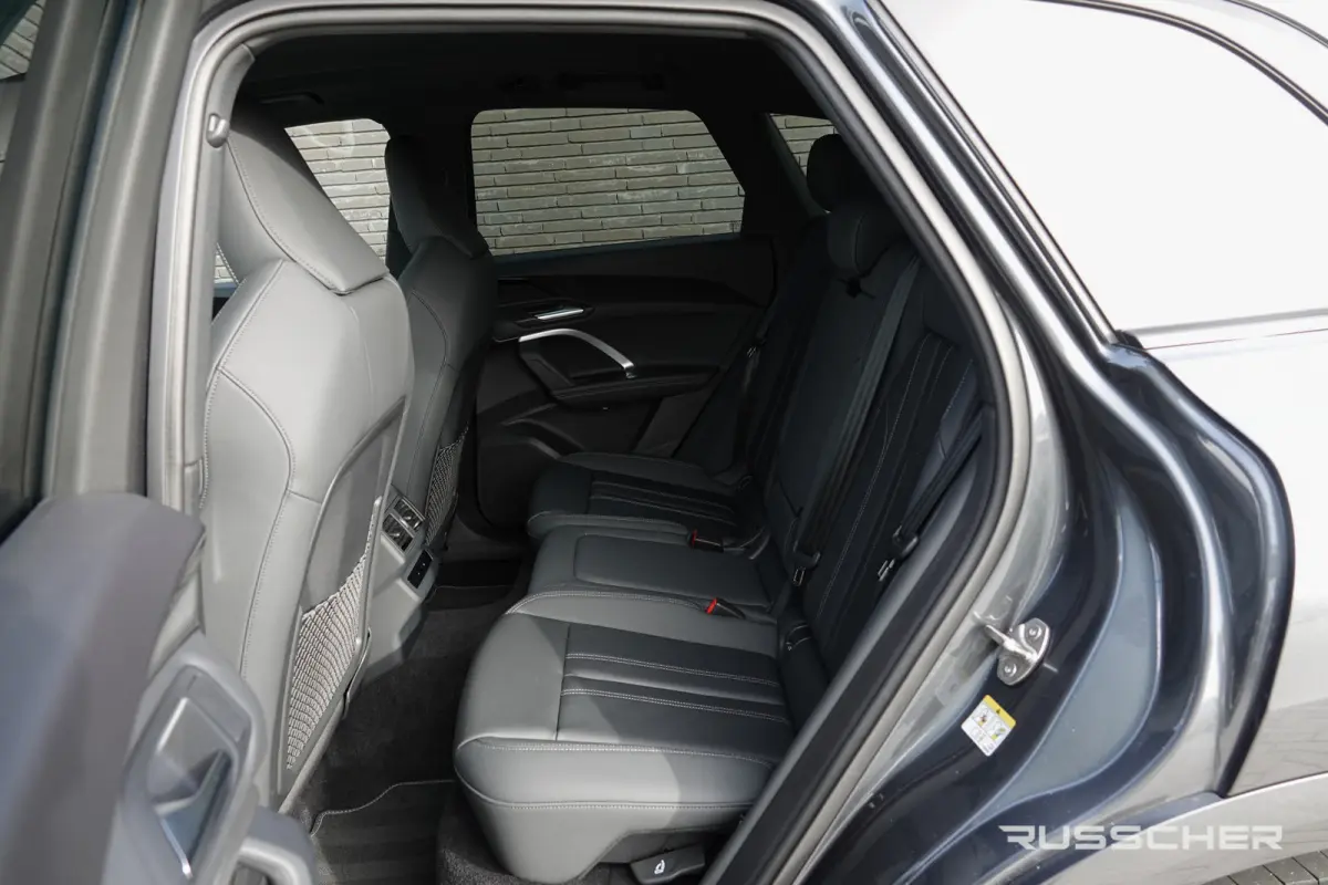 e-hybrid 367Pk | Quattro | S-Line | MMI Bijrijdersdisplay | Tech Plus | 360° Camera | Trekhaak | 22''