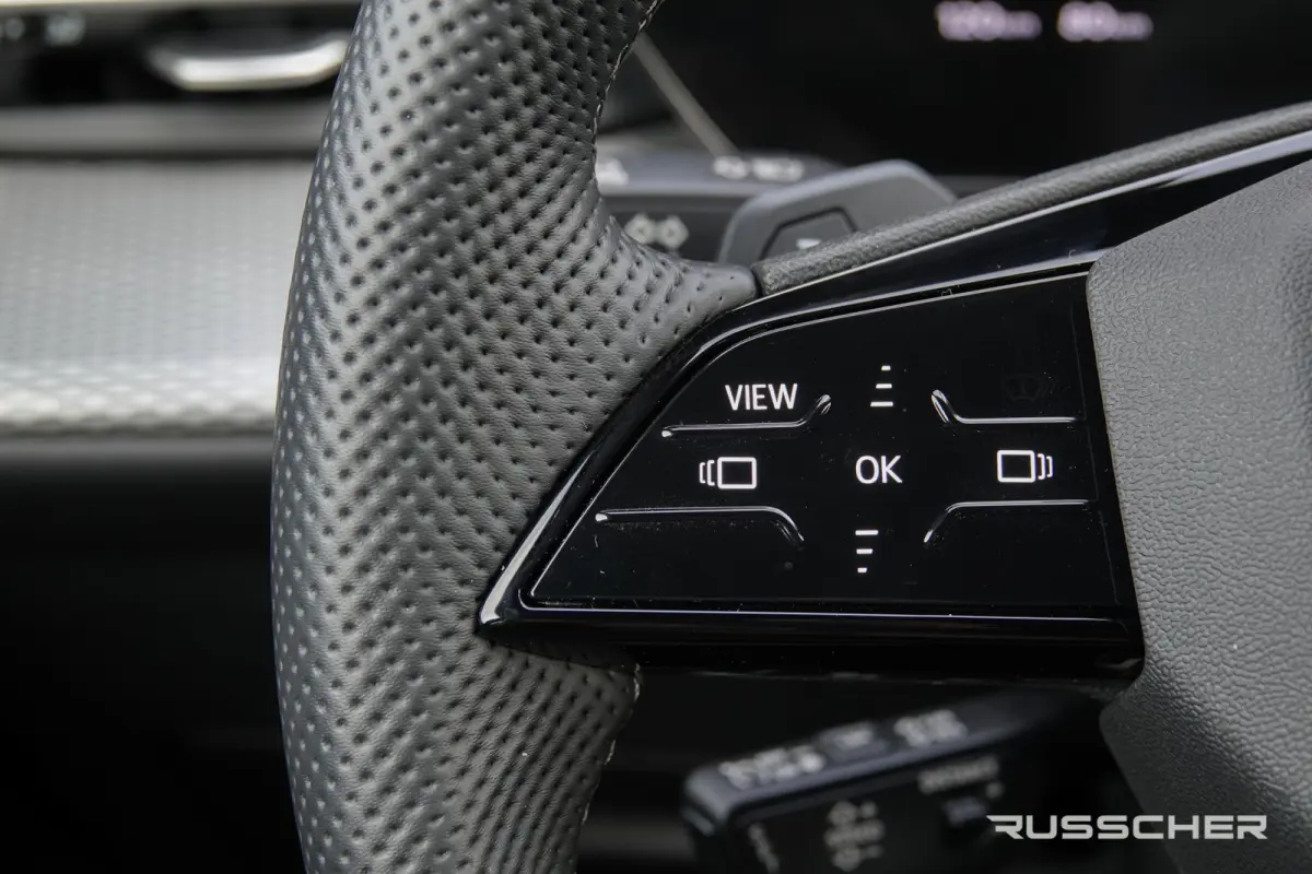 e-hybrid 367Pk | Quattro | S-Line | MMI Bijrijdersdisplay | Tech Plus | 360° Camera | Trekhaak | 22''