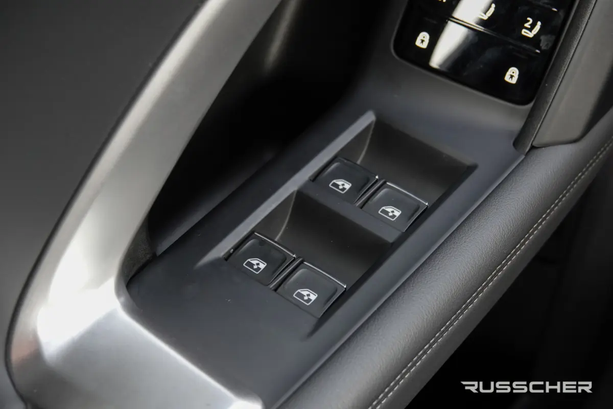 e-hybrid 367Pk | Quattro | S-Line | MMI Bijrijdersdisplay | Tech Plus | 360° Camera | Trekhaak | 22''